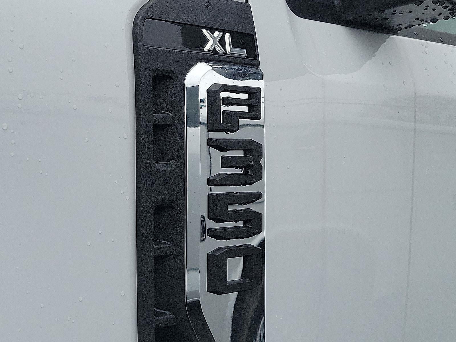 2024 Ford Super Duty F-350 DRW — interior view