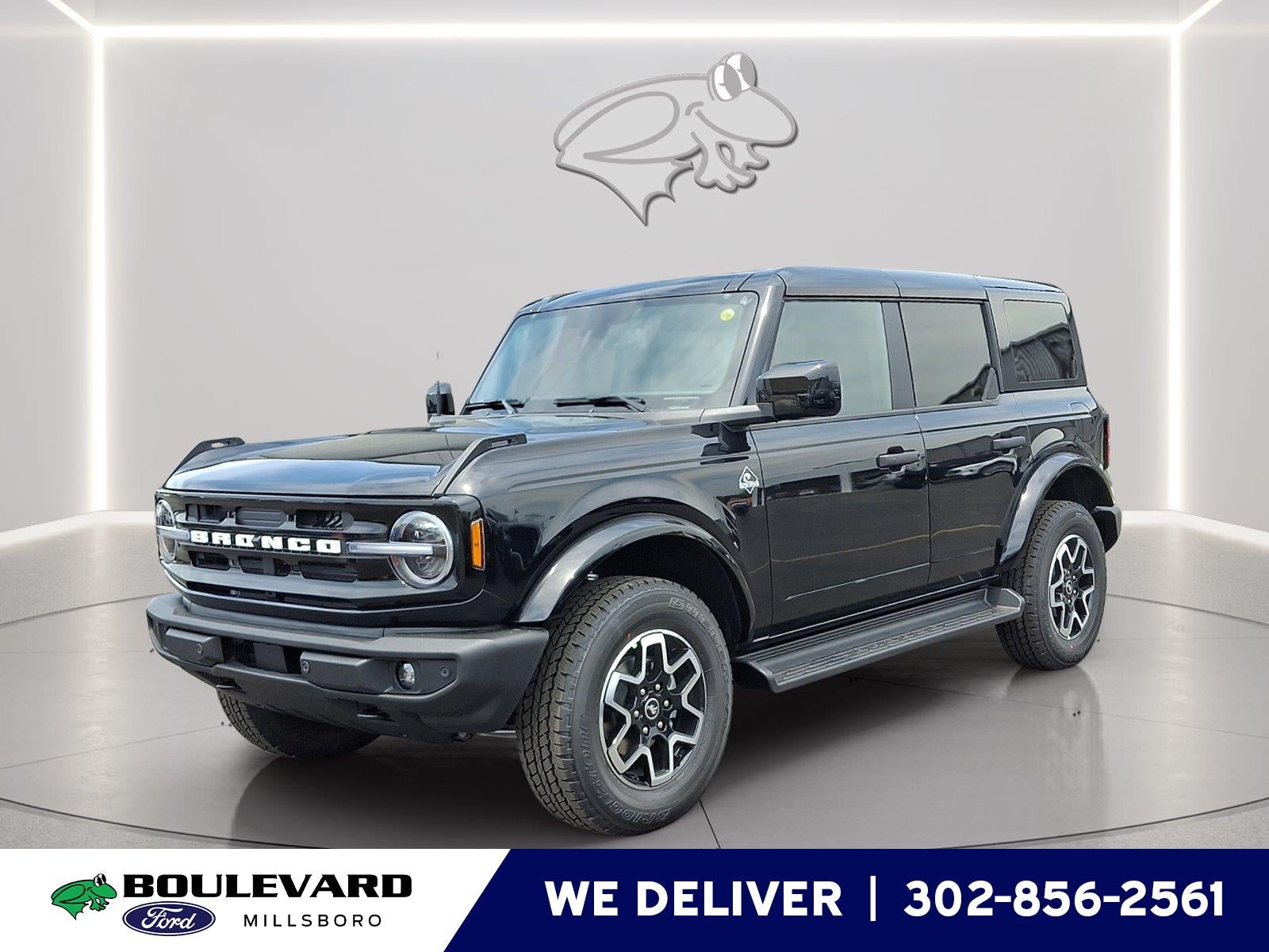 2026 Ford Bronco Outer Banks in Shadow Black — front three-quarter view